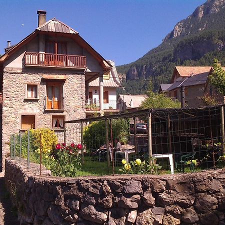 Pension Pallaruelo Saravillo Zimmer foto