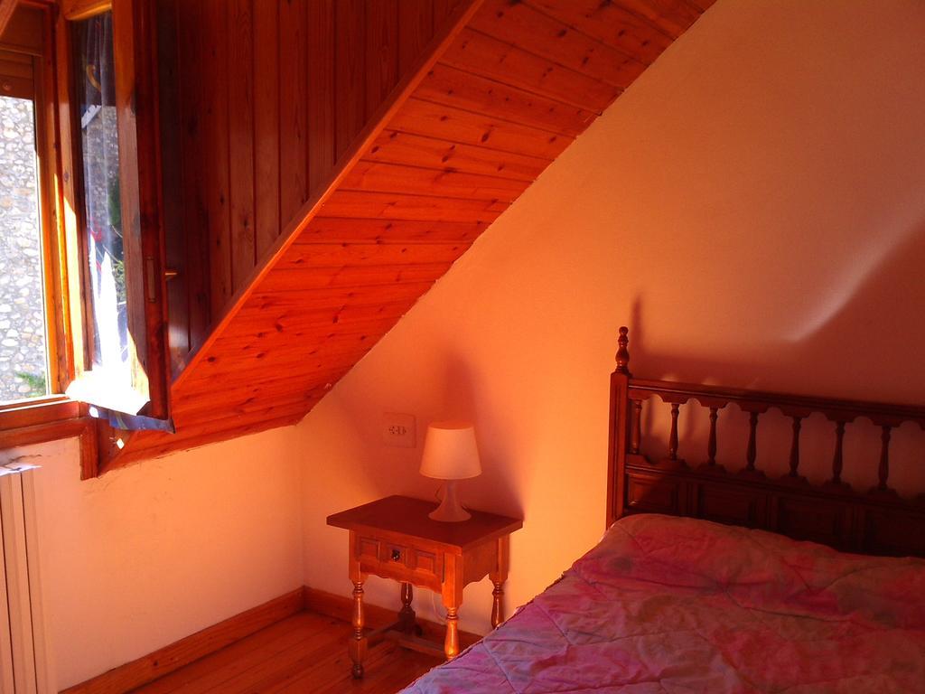 Pension Pallaruelo Saravillo Zimmer foto